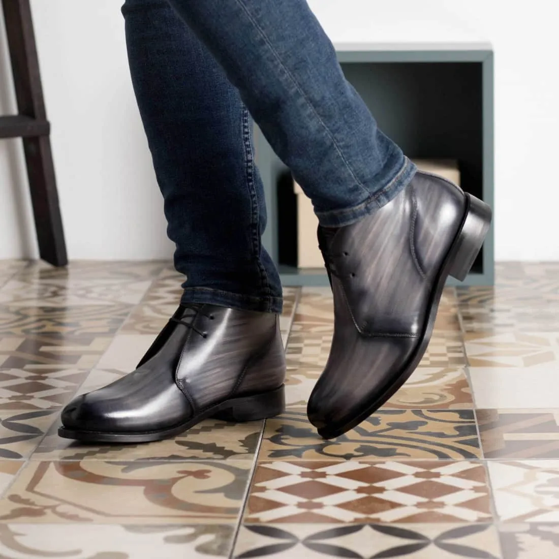 Chukka Boots en cuir patiné gris