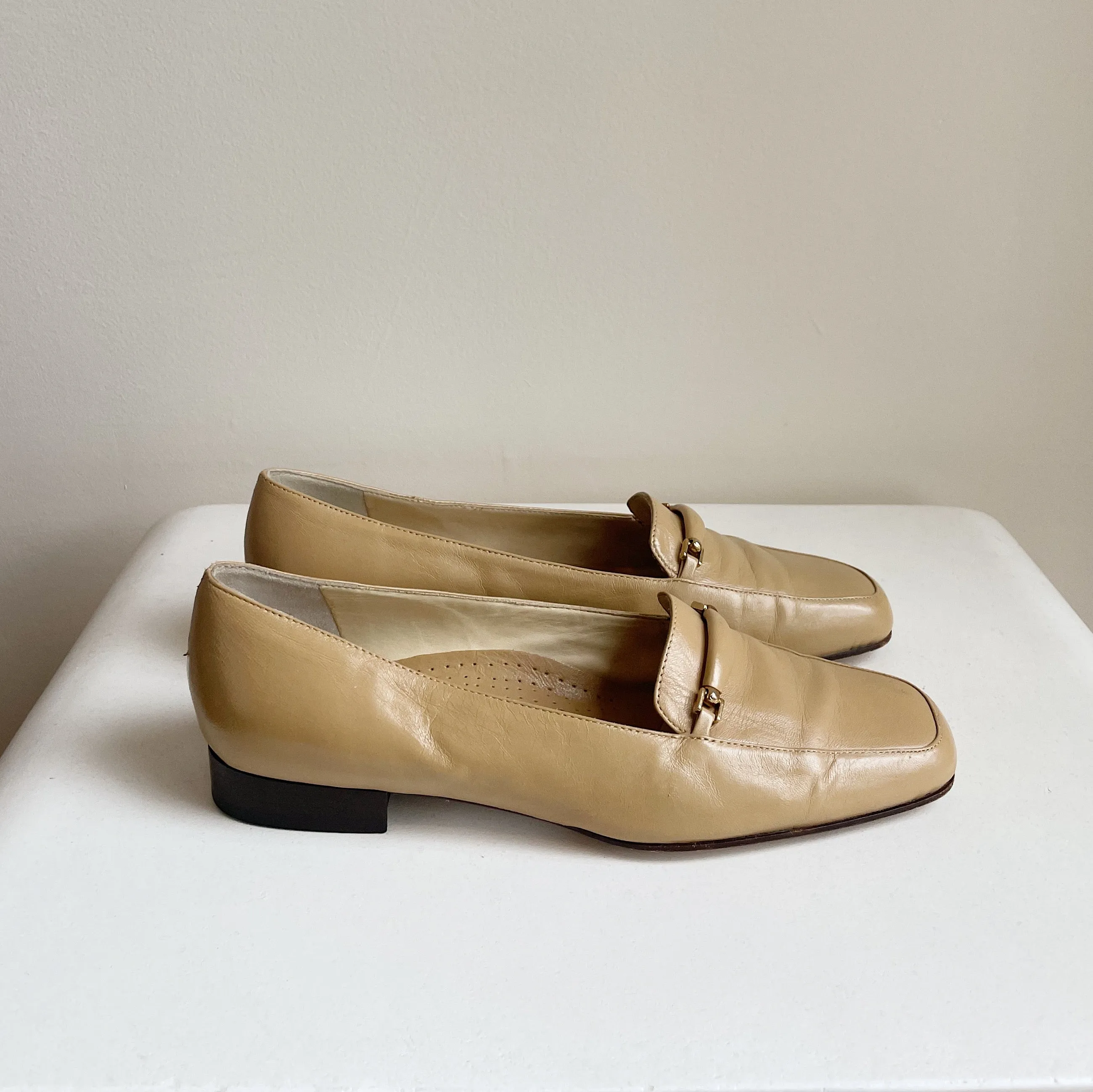 Ecru Leather Loafers | Size 7