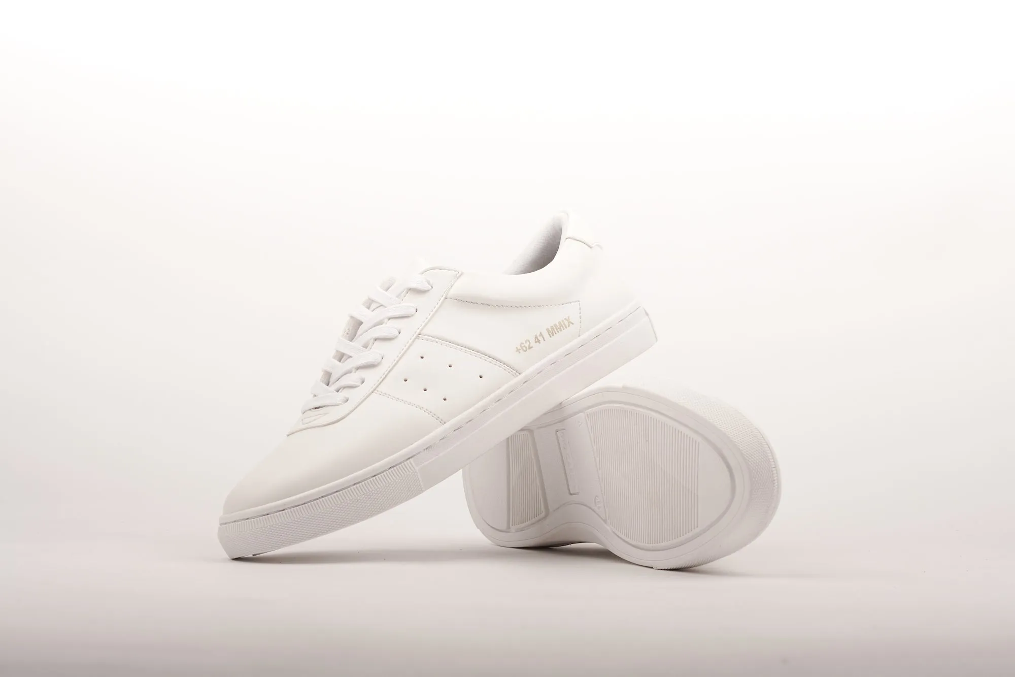 LAH-03 | TRIPLE WHITE | MEN