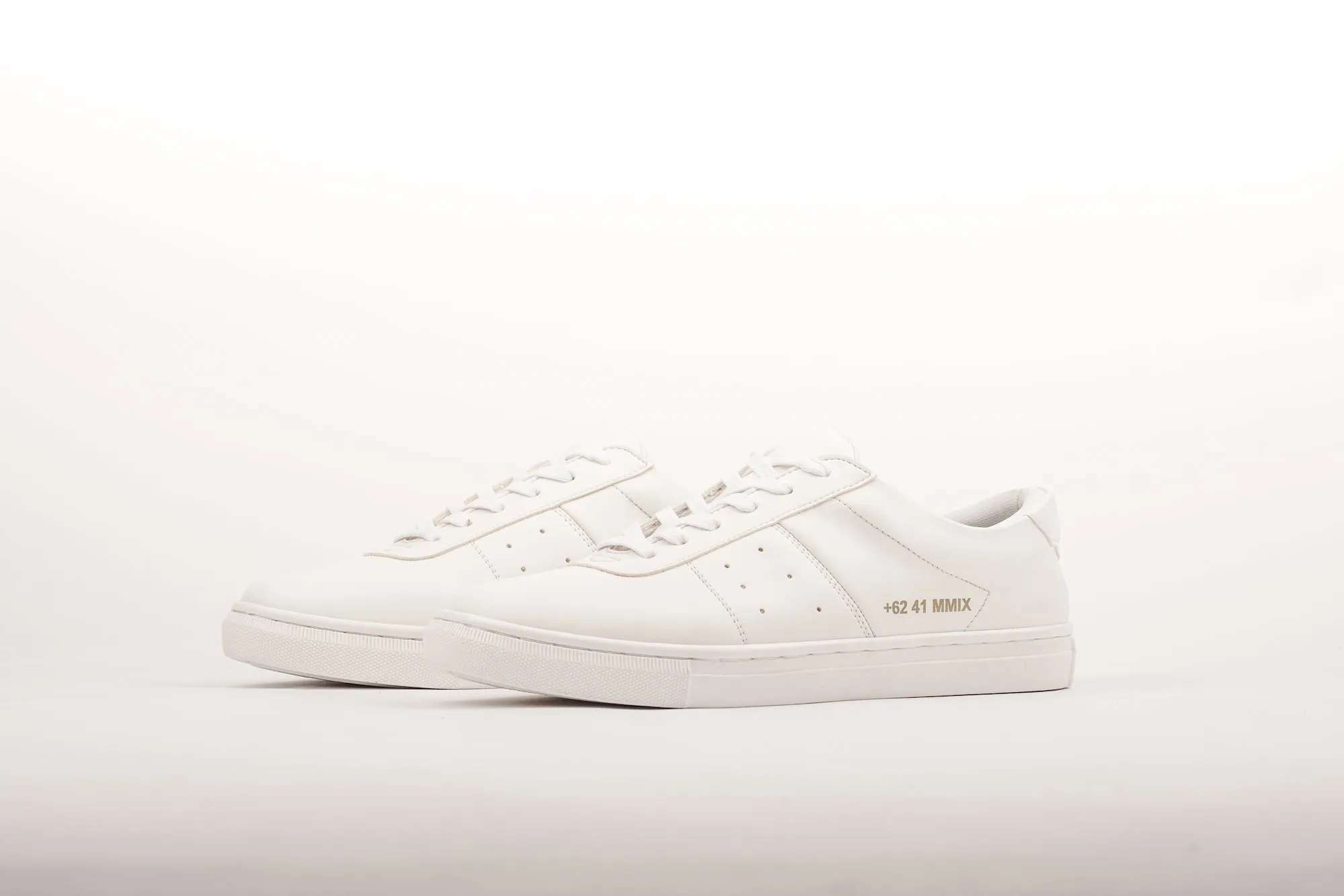 LAH-03 | TRIPLE WHITE | MEN