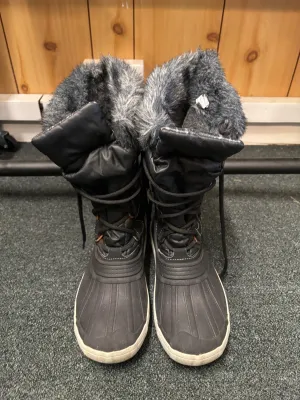 Pre-loved Adult Amelia Boots Size 38/39 (101) Grade B
